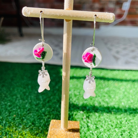 Earrings - Picture 2 of 5